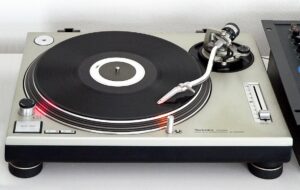 Technics SL-1200 MK2