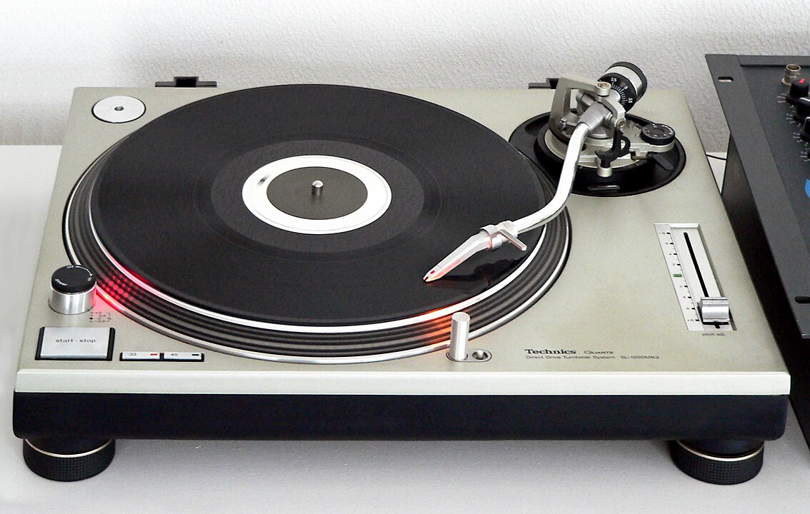 Technics SL-1200 MK2